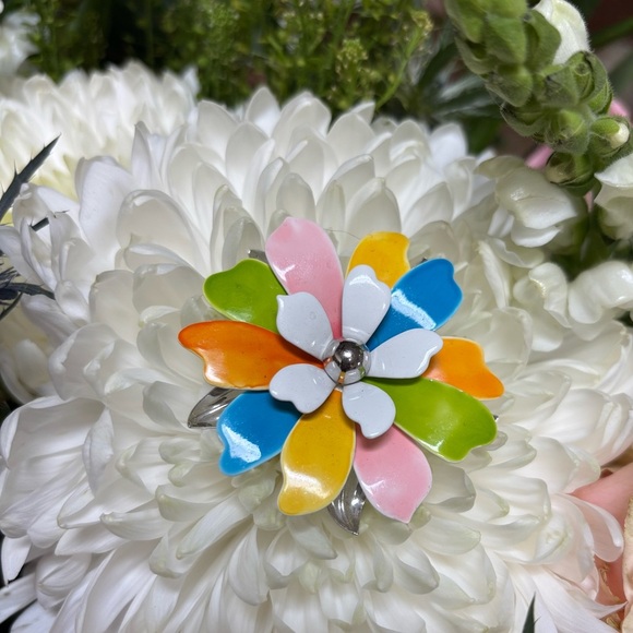 Vintage Cara China made in England & Sarah Coventry Pastel Floral Brooch Set - Picture 2 of 10